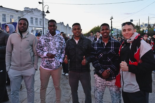 Фан-зона «Авангарда» на Пешеходном Любинском