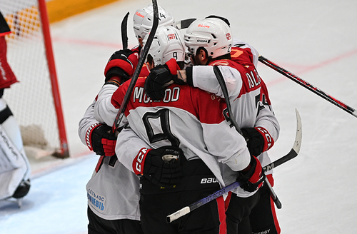 ПАЗЛ СКЛАДЫВАЕТСЯ | Победная раздевалка «Авангарда» после матча со «Спартаком» (ВИДЕО)