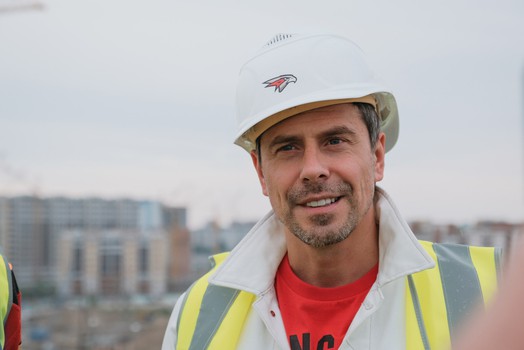 Год строительства «Арены Омск» отметили поднятием чемпионского флага