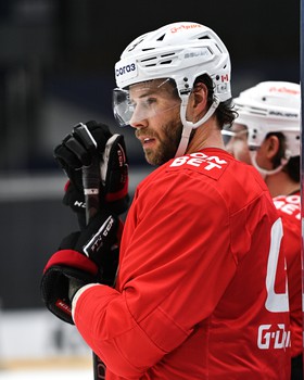 Тренировка «Авангарда» перед матчем в Новосибирске