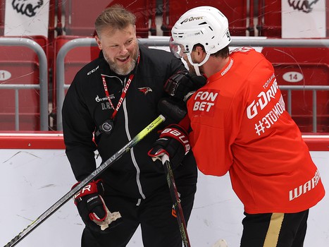 Раскатка «Авангарда» перед матчем в Челябинске