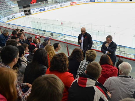 Встреча Владимира Шалаева и Евгения Корноухова с болельщиками