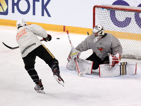 Раскатка «Авангарда» перед матчем в Челябинске