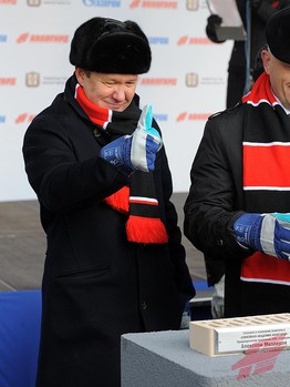 Церемония закладки символического камня в основание Хоккейной академии "Авангард"