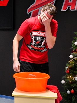 Рождественские игры "Авангарда": Мартынов vs Осипов