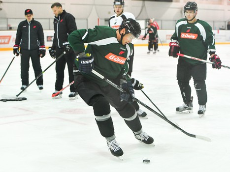 Открытая тренировка "Авангарда" для СМИ