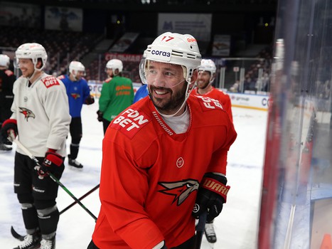 Тренировка «Авангарда» перед третьим матчем серии с «Металлургом»