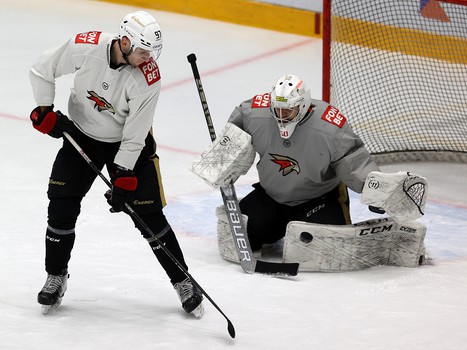 Тренировка «Авангарда» перед матчем в Новосибирске