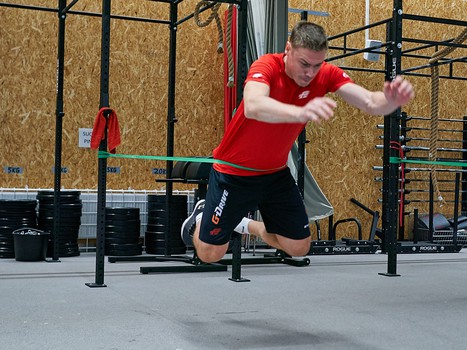 Тренировка "Авангарда" перед первым матчем на сборе