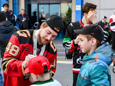 «Авангард» привёз Кубок Гагарина в Омск!