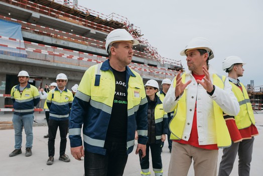 Год строительства «Арены Омск» отметили поднятием чемпионского флага