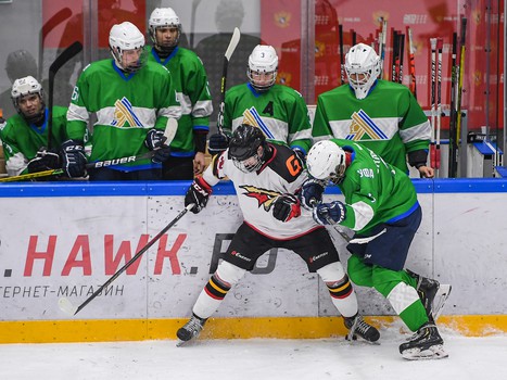 Полуфиналы и матчи за 5-8 места Первенства ЮХЛ в Омске