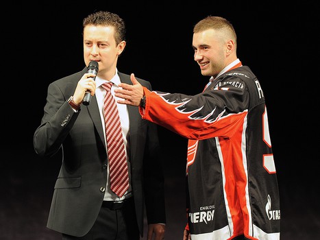 Презентация игроков и тренеров хоккейной команды "Авангард" перед сезоном КХЛ-2014/15