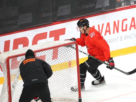 Первая тренировка Наиля Якупова в «Авангарде»