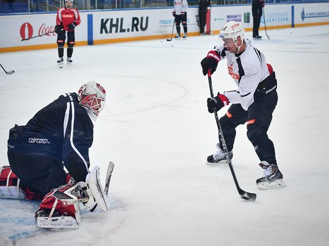 Раскатка "Авангарда" перед выездным матчем с "Нефтехимиком"