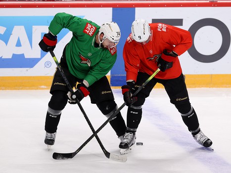 Раскатка «Авангарда» перед матчем в Челябинске