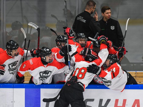 Полуфиналы и матчи за 5-8 места Первенства ЮХЛ в Омске