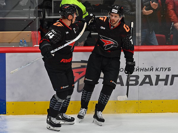 ПОБЕДА ДЛЯ ПАП | Раздевалка «Авангарда» после «Автомобилиста»