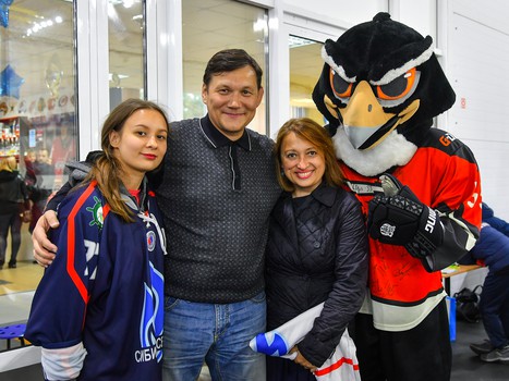 Ветераны «Авангарда» - сборная Ночной хоккейной лиги 8:4