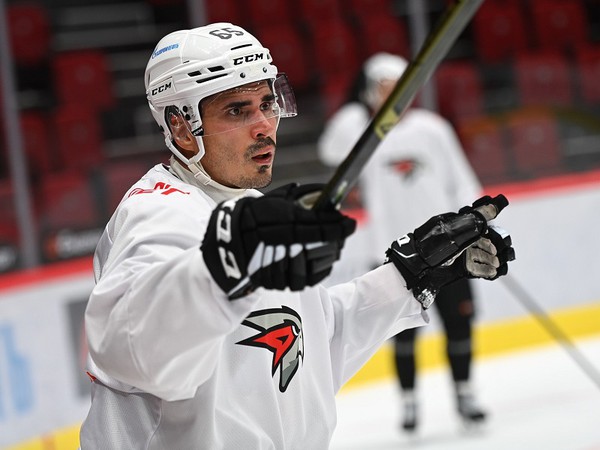 Форвард «Авангарда» Якупов прокомментировал своё отсутствие на льду