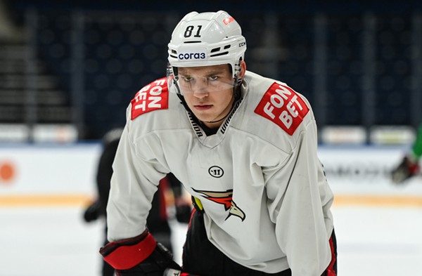 «Надо выйти и показывать свой хоккей» | Арсений Грицюк перед матчем против СКА