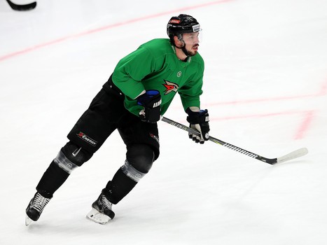 Снова на льду. «Авангард» вернулся к работе