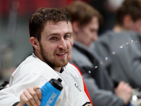 «Авангард» возобновил тренировки. Первое занятие по катанию