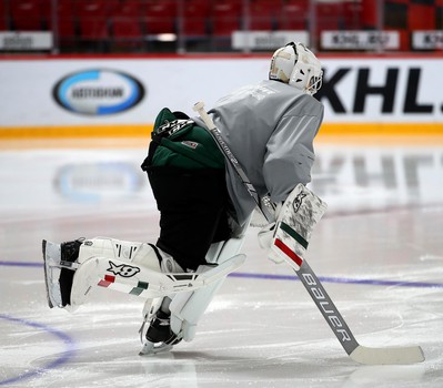 Новичок «Авангарда»: вратарь Эмиль Гарипов