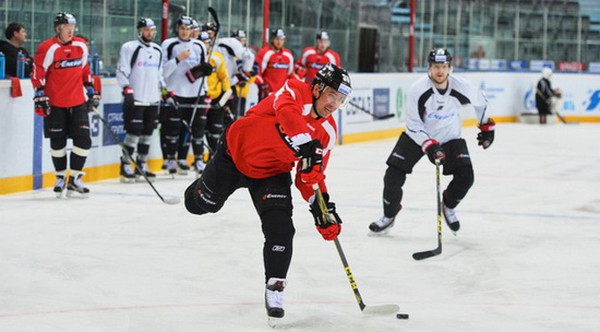 Предвкушение плей-офф. "Авангард" провел открытую тренировку для прессы