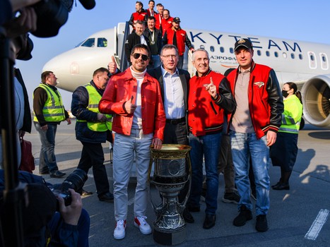 «Авангард» привёз Кубок Гагарина в Омск!