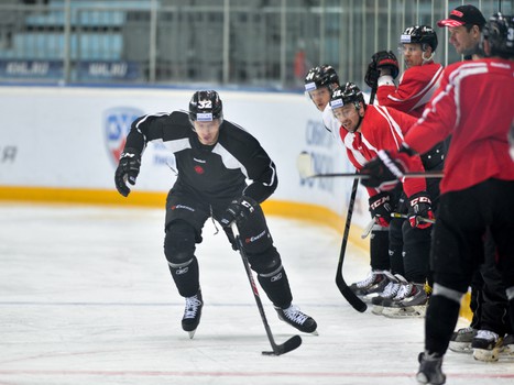 Раскатка "Авангарда" перед домашним матчем против "Медвешчака"