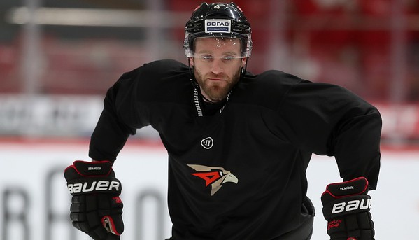 «Режим плей-офф» для нас давно активирован». Коди Франсон перед игрой с «Нефтехимиком»