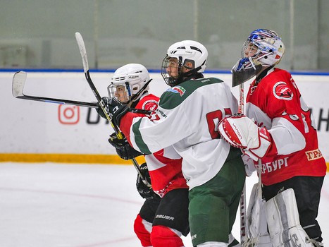 Четвёртый игровой день финала Первенства ЮХЛ в Омске