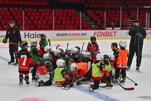 Тренировка воспитанников Хоккейной Академии «Авангард» 2019 года рождения на G-Drive Арене