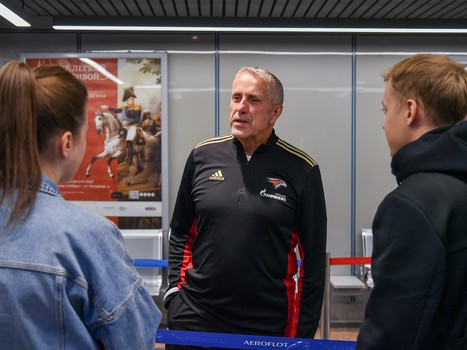 Боб Хартли прилетел в Омск