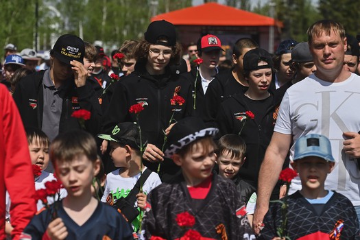 Возложение цветов в Парке Победы