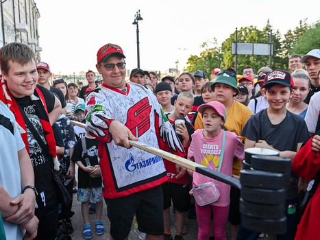 Первая вечеринка Буэнос Летос: Луи Робитайл