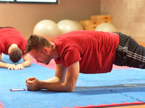 Доминик Фурх представил новый дизайн своего шлема