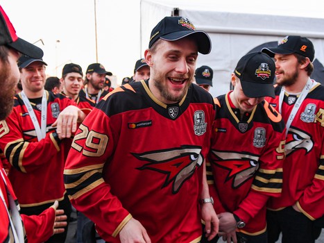 «Авангард» привёз Кубок Гагарина в Омск!