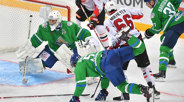 Десять шайб на двоих. Главные события первого матча серии "Салават Юлаев" - "Авангард"