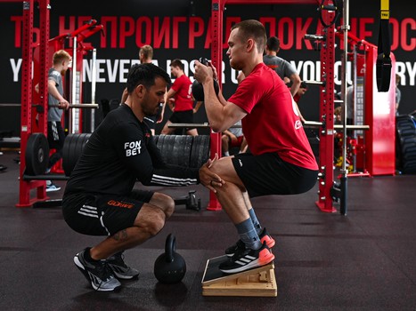 Глеб Трикозов и Михаил Гуляев тренируются с «Авангардом»