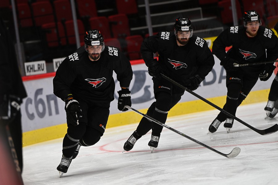 Тренировка «Авангарда» перед матчем с «Нефтехимиком»