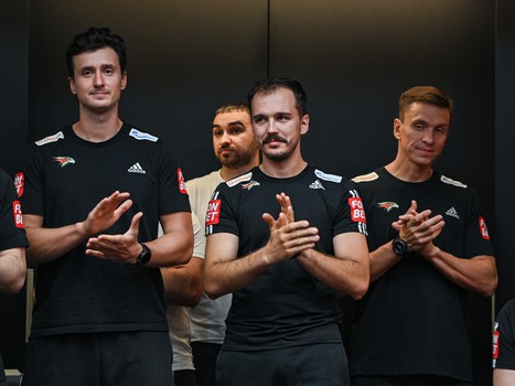 Первая ледовая тренировка «Авангарда»