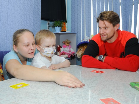 Фурх, Густафссон и Анелёв в гостях у юных болельщиков из ОДКБ