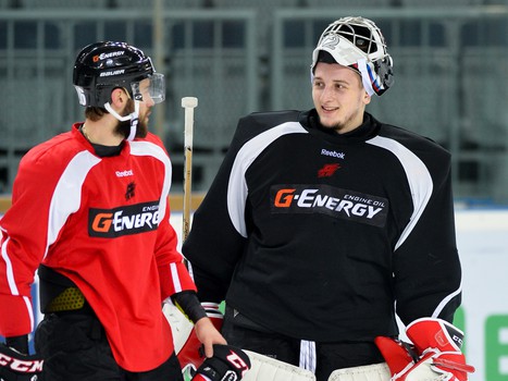 "Авангард" готовится к заключительным матчам регулярного чемпионата