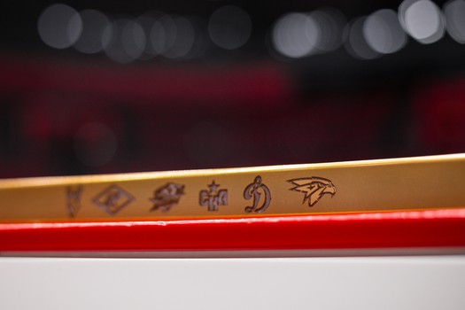 Золотая клюшка Ильи Каблукова в честь 1000 матчей в КХЛ. Детали