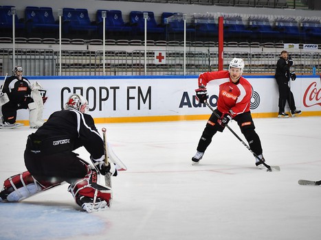 Тренировка "Авангарда" во Владивостоке перед матчем с "Адмиралом"