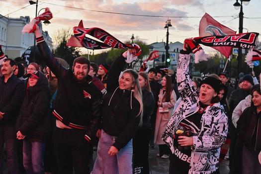 Фан-зона «Авангарда» на Пешеходном Любинском