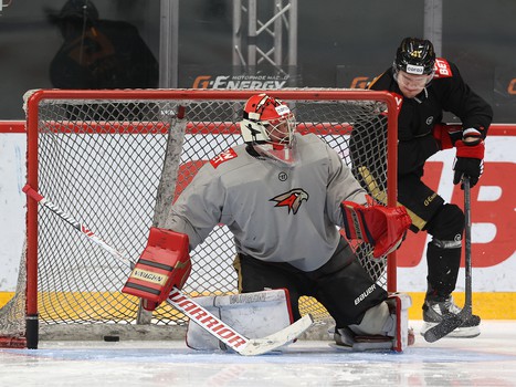 Тренировка «Авангарда» перед матчем с «Нефтехимиком»