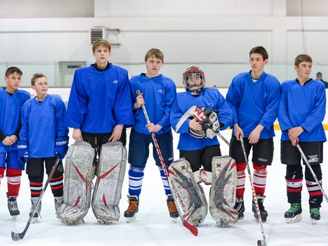 Турнир ХК "Авангард" среди дворовых детских команд в День космонавтики